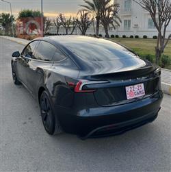 تێسلا مۆدێل 3